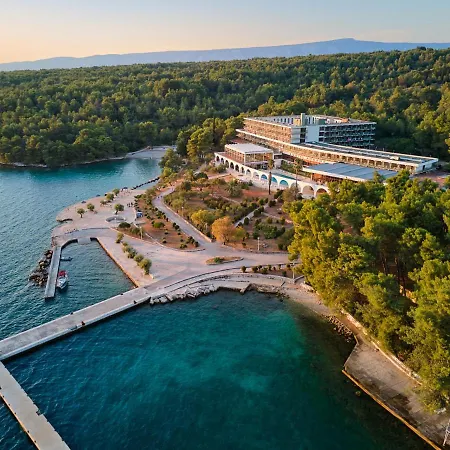 Arkada Hotel 2*